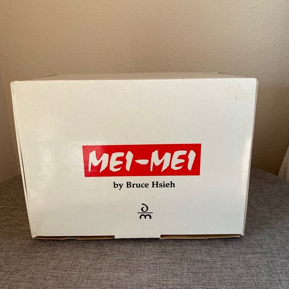 Mei Mei Porcelain Doll with stuffed Panda - Picture 10 of 10